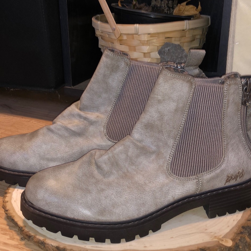 Blowfish Booties
